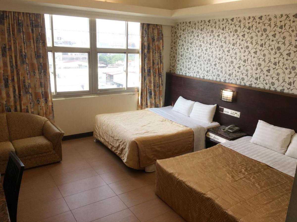 文南哥爸妻夫飯店 Hotel Tainan Exterior photo
